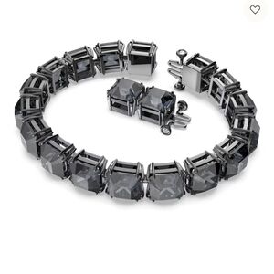 🌹  Millenia bracelet Square cut Gray Crystals